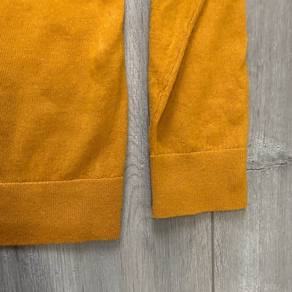 100% Merino Wool Armani Exchange Goldenrod V-Neck Sweater - Picture 4 of 5